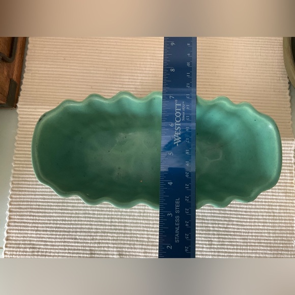 Brush Pottery 400-8 Scalloped Teal Green Ceramic Planter - Picture 8 of 9